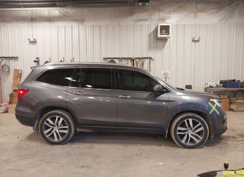 Photo 13 of 2016 Honda Pilot TOURING (VIN 5FNYF6H99GB088887)