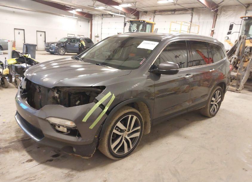 Photo 2 of 2016 Honda Pilot TOURING (VIN 5FNYF6H99GB088887)