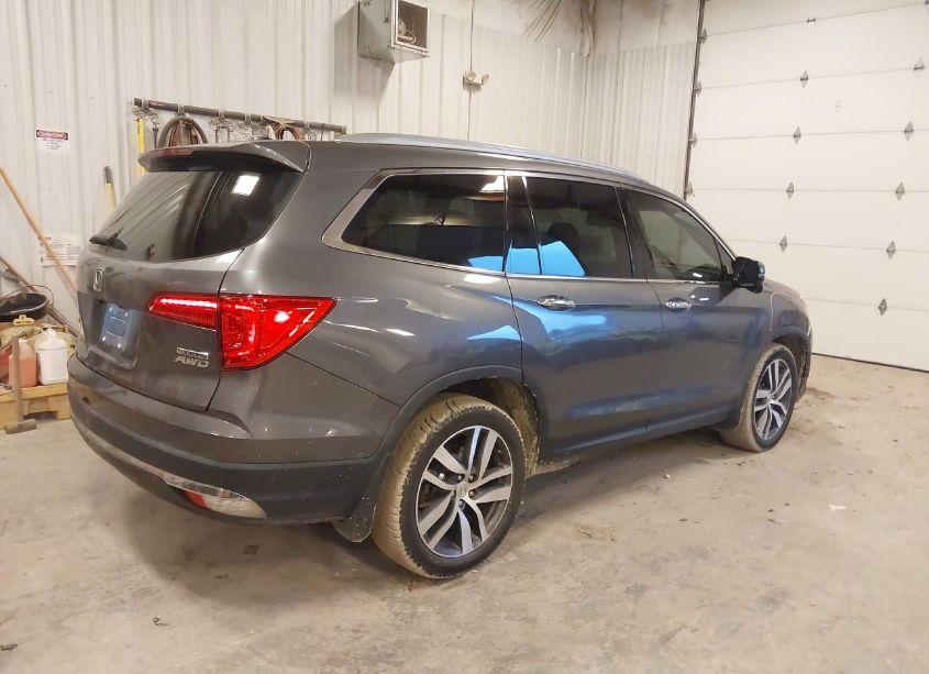 Photo 4 of 2016 Honda Pilot TOURING (VIN 5FNYF6H99GB088887)