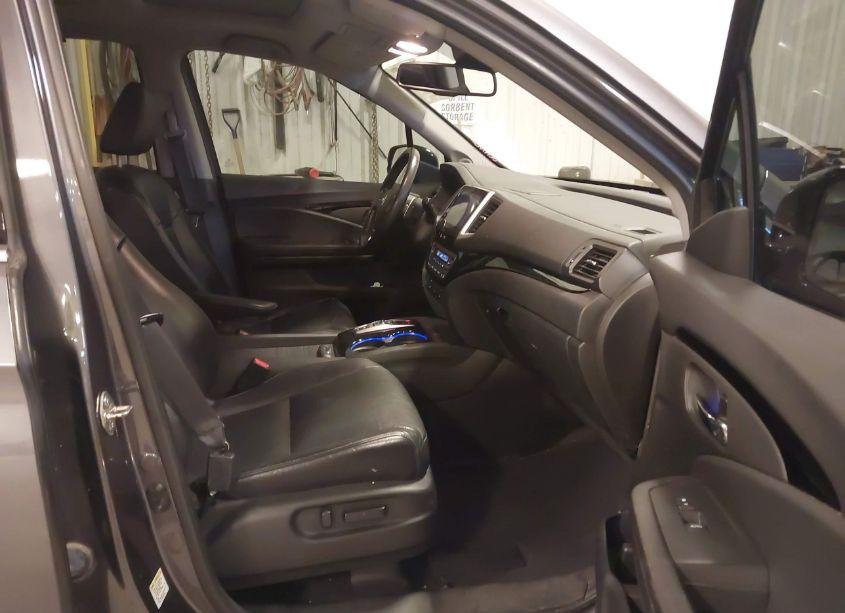 Photo 5 of 2016 Honda Pilot TOURING (VIN 5FNYF6H99GB088887)