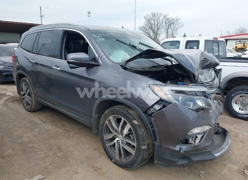 2017 Honda Pilot TOURING (VIN 5FNYF6H99HB083593) main photo