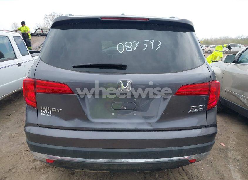 Photo 16 of 2017 Honda Pilot TOURING (VIN 5FNYF6H99HB083593)