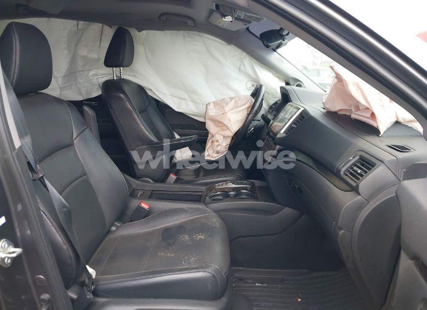 Photo 5 of 2017 Honda Pilot TOURING (VIN 5FNYF6H99HB083593)