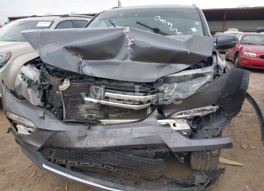 Photo 6 of 2017 Honda Pilot TOURING (VIN 5FNYF6H99HB083593)