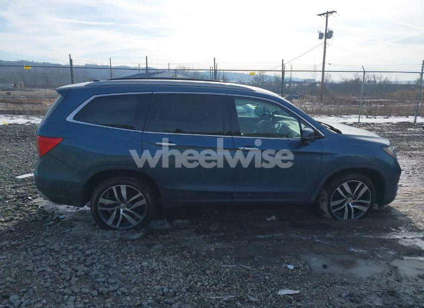 Photo 13 of 2016 Honda Pilot TOURING (VIN 5FNYF6H9XGB023482)