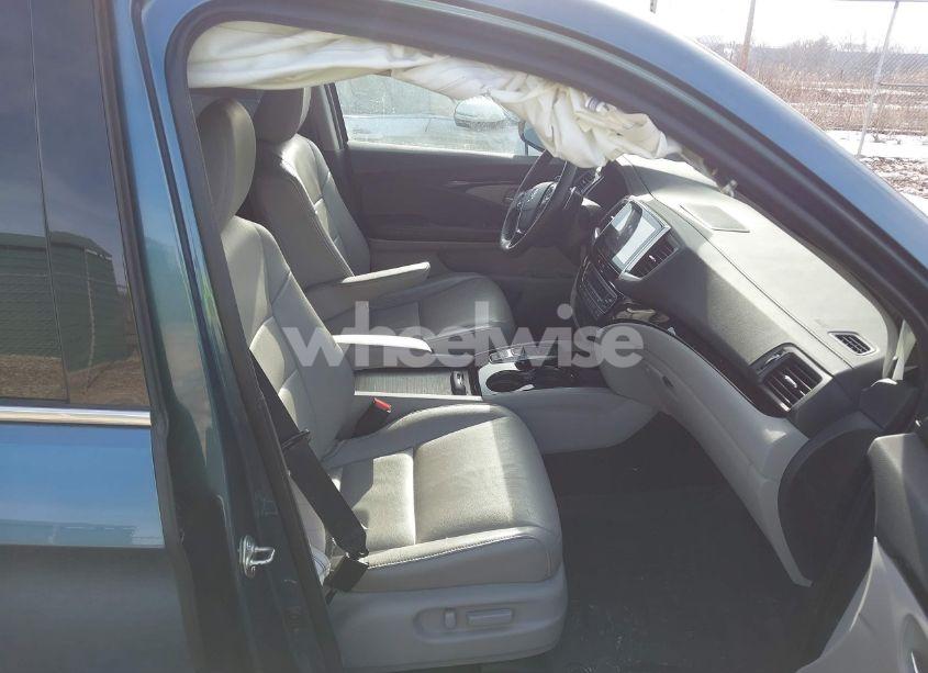 Photo 5 of 2016 Honda Pilot TOURING (VIN 5FNYF6H9XGB023482)