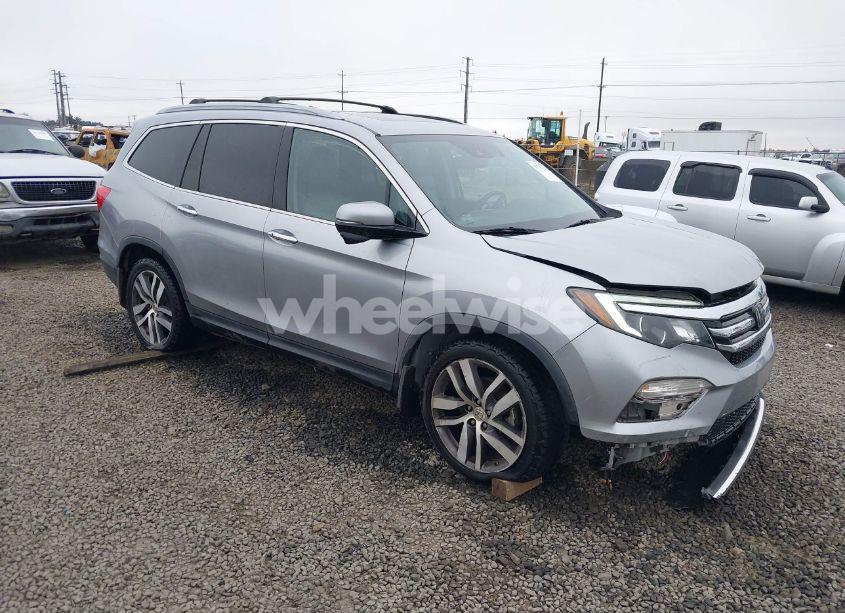 2016 Honda Pilot TOURING (VIN 5FNYF6H9XGB104806) main photo