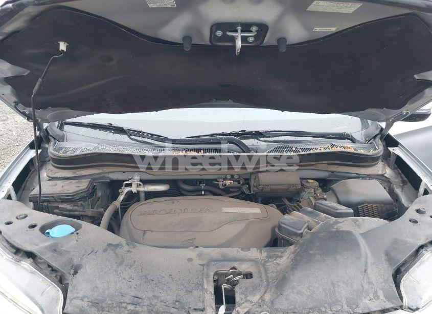 Photo 10 of 2016 Honda Pilot TOURING (VIN 5FNYF6H9XGB104806)