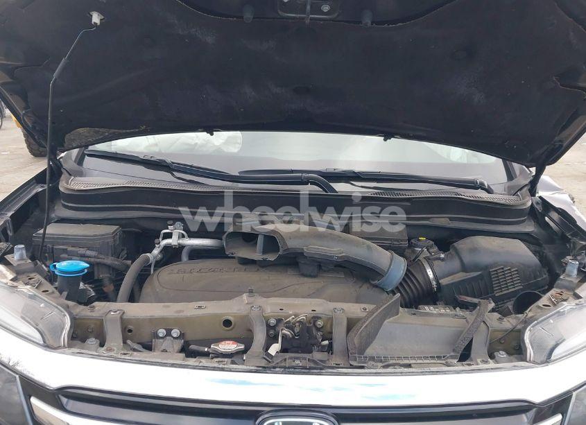 Photo 10 of 2017 Honda Pilot TOURING (VIN 5FNYF6H9XHB022415)