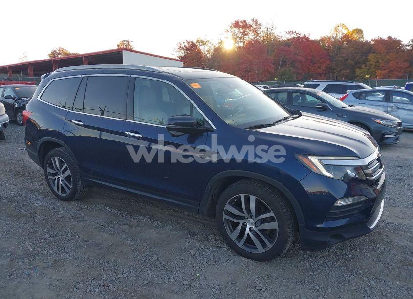 2017 Honda Pilot TOURING (VIN 5FNYF6H9XHB035164) main photo