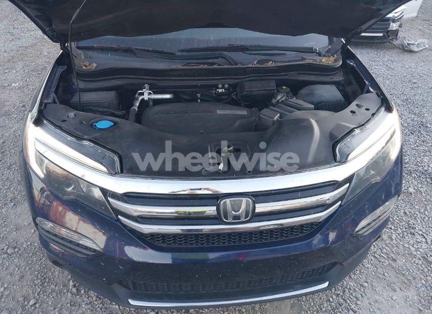 Photo 10 of 2017 Honda Pilot TOURING (VIN 5FNYF6H9XHB035164)