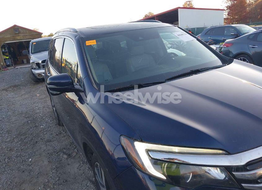 Photo 6 of 2017 Honda Pilot TOURING (VIN 5FNYF6H9XHB035164)