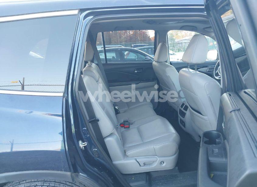 Photo 8 of 2017 Honda Pilot TOURING (VIN 5FNYF6H9XHB035164)