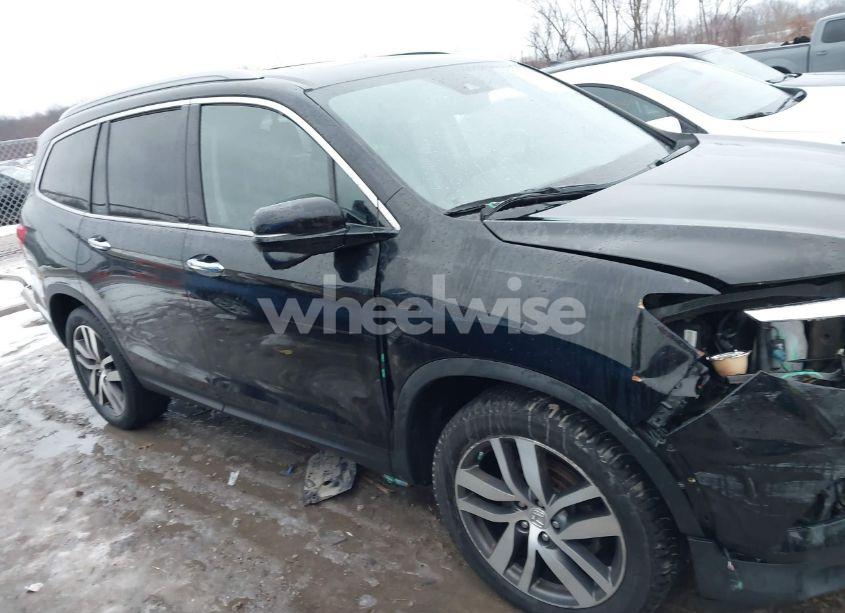 Photo 13 of 2017 Honda Pilot TOURING (VIN 5FNYF6H9XHB051705)