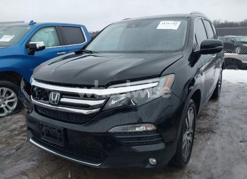 Photo 2 of 2017 Honda Pilot TOURING (VIN 5FNYF6H9XHB051705)