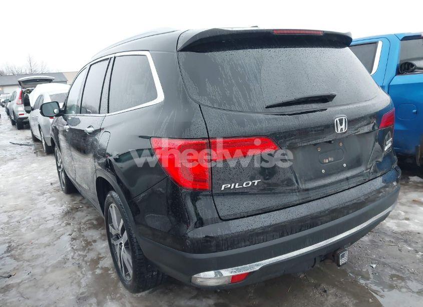 Photo 3 of 2017 Honda Pilot TOURING (VIN 5FNYF6H9XHB051705)
