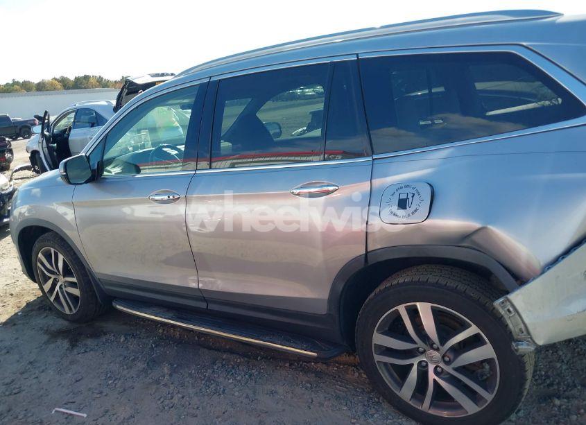 Photo 14 of 2017 Honda Pilot TOURING (VIN 5FNYF6H9XHB084333)