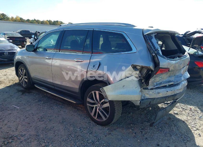 Photo 3 of 2017 Honda Pilot TOURING (VIN 5FNYF6H9XHB084333)