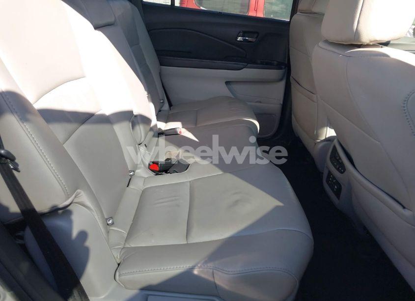 Photo 8 of 2017 Honda Pilot TOURING (VIN 5FNYF6H9XHB084333)