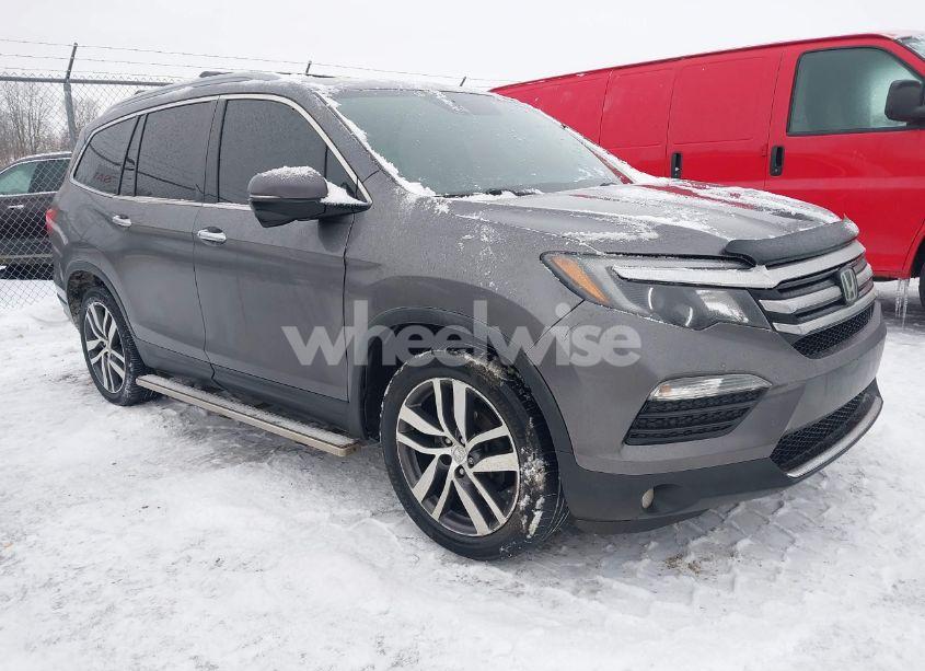2018 Honda Pilot TOURING (VIN 5FNYF6H9XJB000050) main photo