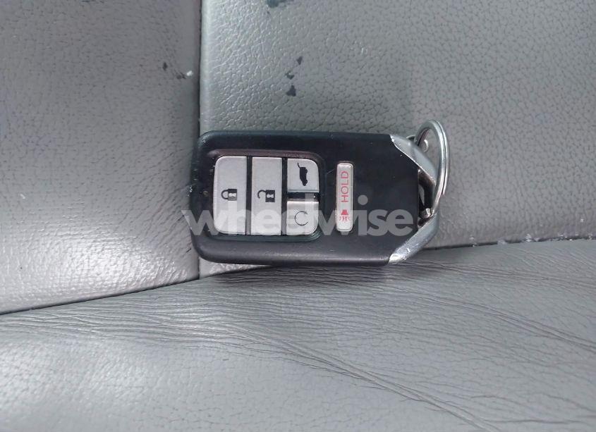 Photo 11 of 2018 Honda Pilot TOURING (VIN 5FNYF6H9XJB000050)