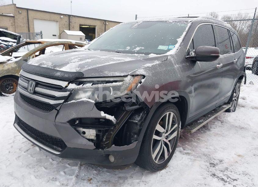 Photo 2 of 2018 Honda Pilot TOURING (VIN 5FNYF6H9XJB000050)