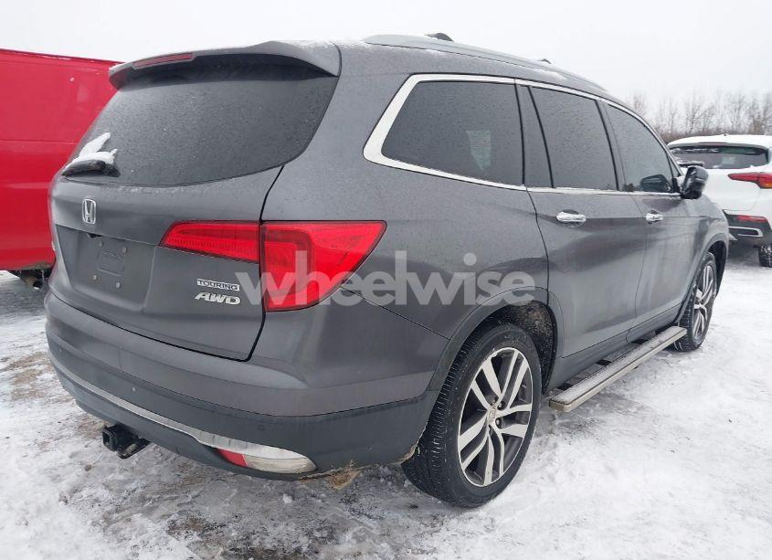 Photo 4 of 2018 Honda Pilot TOURING (VIN 5FNYF6H9XJB000050)