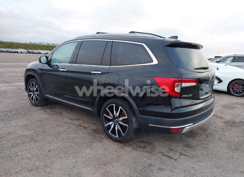 Photo 3 of 2019 Honda Pilot TOURING (VIN 5FNYF6H9XKB013169)