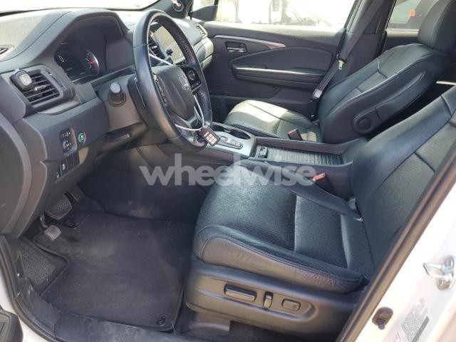 Photo 11 of 2021 HONDA PASSPORT EXL N/A (VIN 5FNYF7H52MB007789)