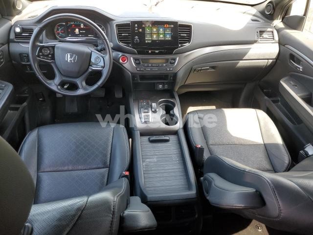 Photo 3 of 2021 HONDA PASSPORT EXL N/A (VIN 5FNYF7H52MB007789)