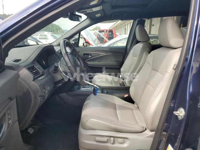 Photo 5 of 2019 HONDA PASSPORT EXL N/A (VIN 5FNYF7H55KB011252)