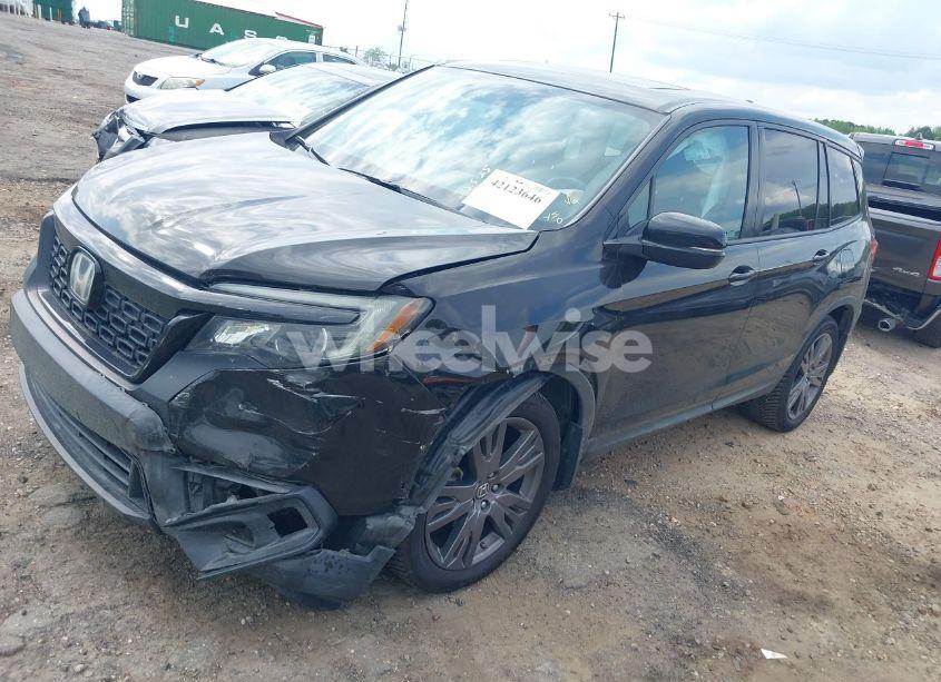 Photo 2 of 2019 Honda Passport EX-L (VIN 5FNYF7H5XKB007844)