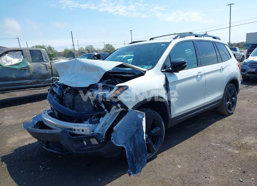 Photo 2 of 2021 Honda Passport AWD ELITE (VIN 5FNYF8H08MB028138)