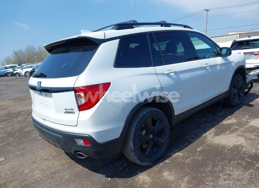 Photo 4 of 2021 Honda Passport AWD ELITE (VIN 5FNYF8H08MB028138)