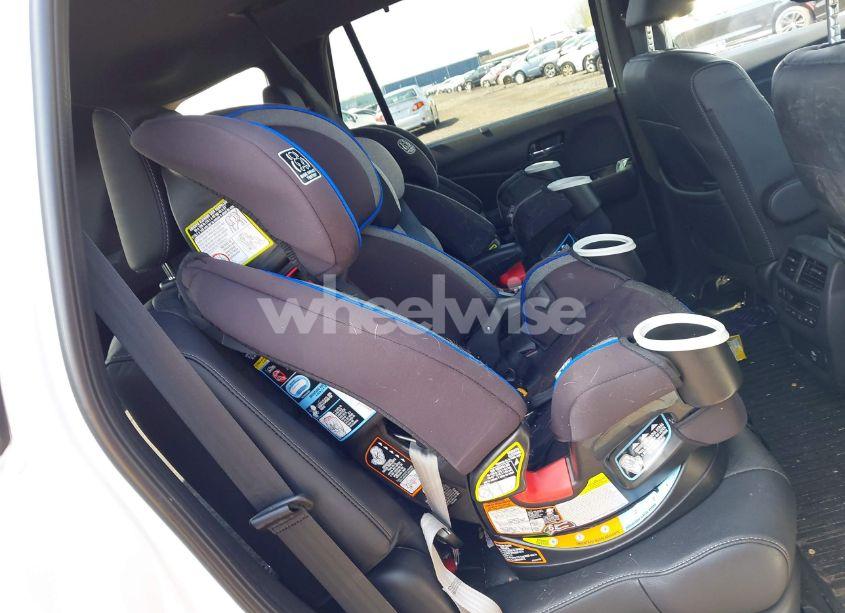 Photo 8 of 2021 Honda Passport AWD ELITE (VIN 5FNYF8H08MB028138)