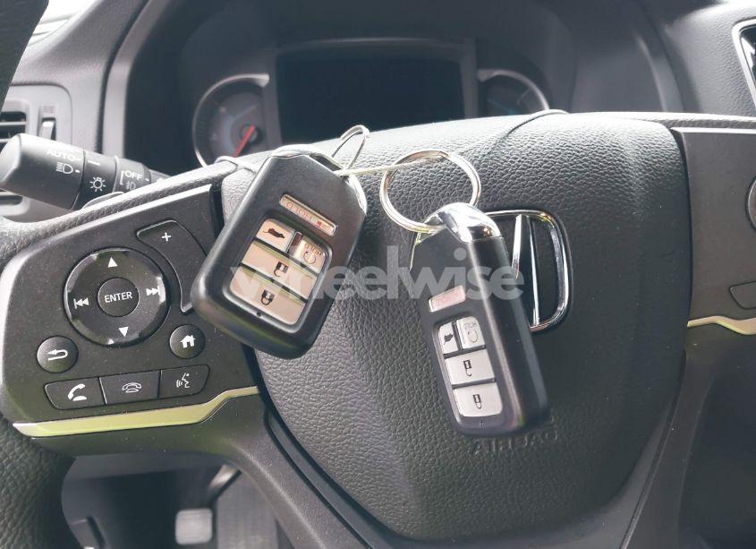 Photo 11 of 2021 Honda Passport AWD SPORT (VIN 5FNYF8H26MB032206)