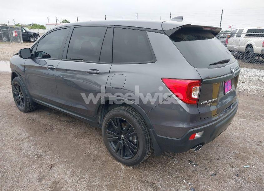 Photo 3 of 2021 Honda Passport AWD SPORT (VIN 5FNYF8H26MB032206)