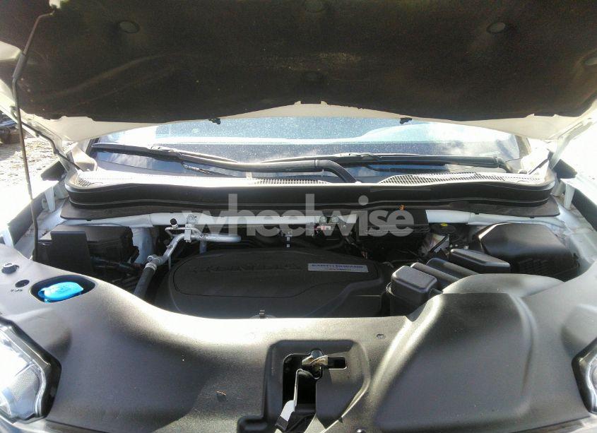 Photo 10 of 2019 Honda Passport SPORT (VIN 5FNYF8H27KB023866)