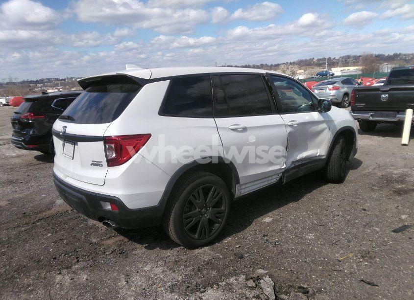 Photo 4 of 2019 Honda Passport SPORT (VIN 5FNYF8H27KB023866)