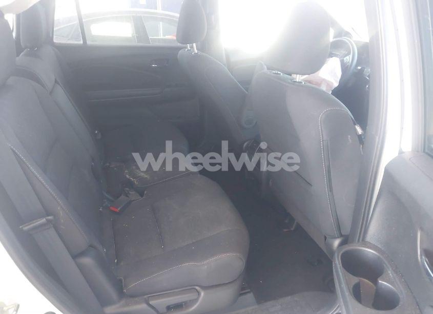 Photo 8 of 2021 Honda Passport N/A (VIN 5FNYF8H29MB001094)