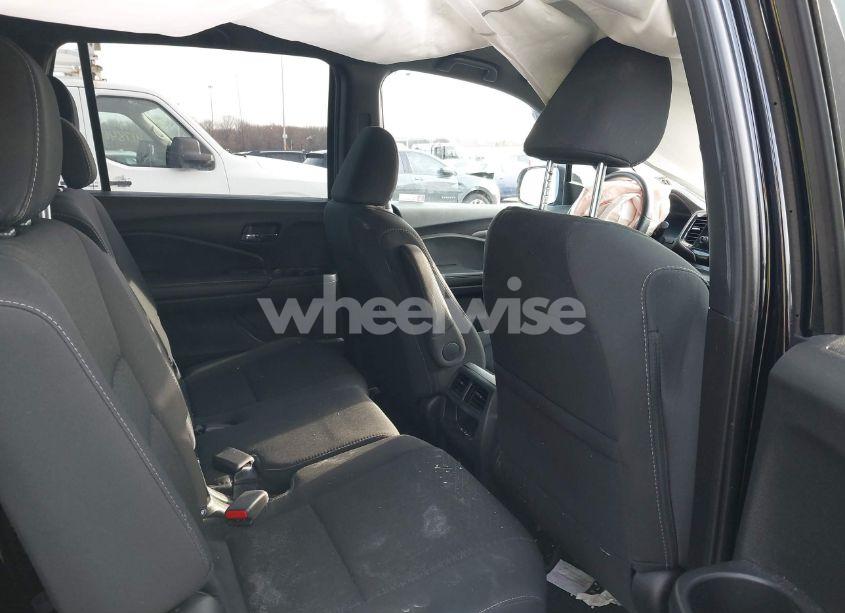 Photo 8 of 2021 Honda Passport SPORT (VIN 5FNYF8H2XMB020589)