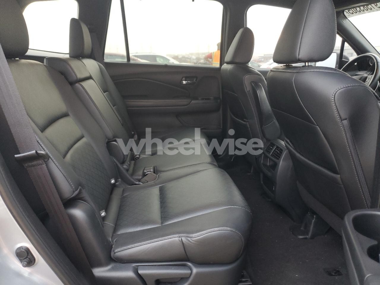 Photo 10 of 2019 HONDA PASSPORT EXL (VIN 5FNYF8H50KB021788)