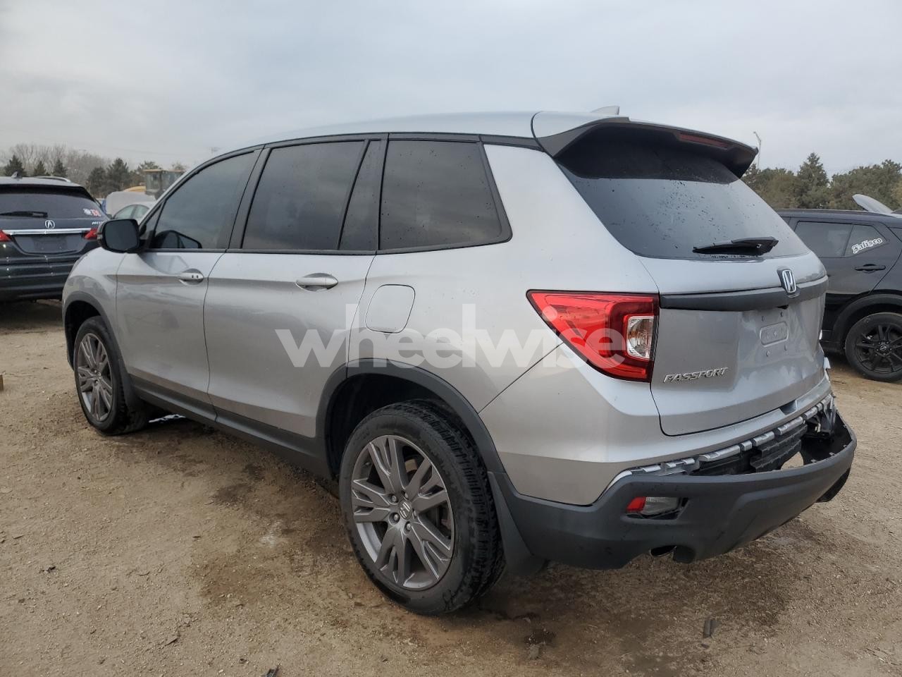 Photo 2 of 2019 HONDA PASSPORT EXL (VIN 5FNYF8H50KB021788)