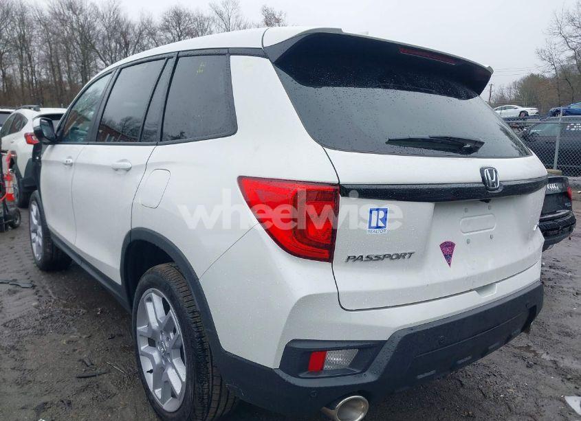 Photo 3 of 2025 Honda Passport AWD EX-L (VIN 5FNYF8H50SB006501)