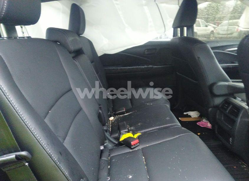 Photo 8 of 2023 Honda Passport AWD EX-L (VIN 5FNYF8H51PB039076)