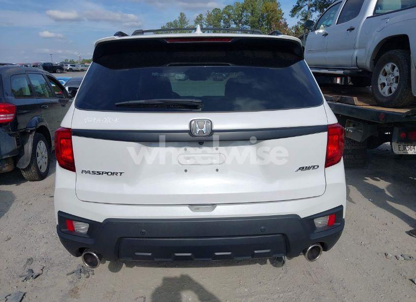 Photo 16 of 2023 Honda Passport AWD EX-L (VIN 5FNYF8H55PB024290)