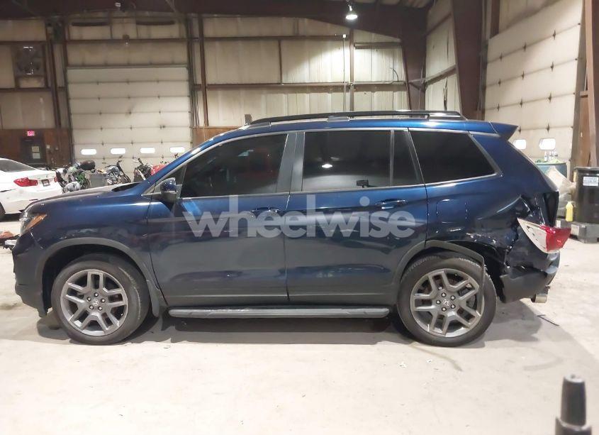 Photo 14 of 2023 Honda Passport AWD EX-L (VIN 5FNYF8H56PB018840)