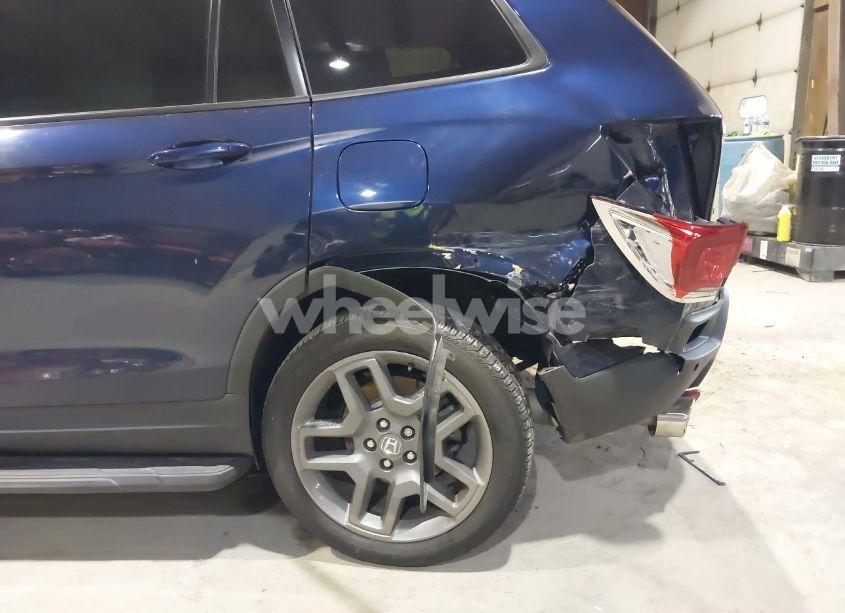 Photo 6 of 2023 Honda Passport AWD EX-L (VIN 5FNYF8H56PB018840)