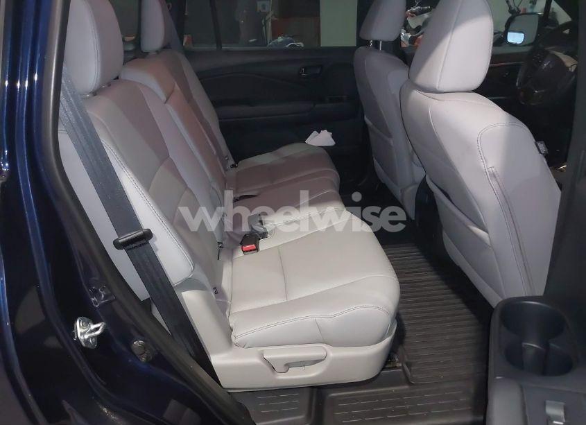 Photo 8 of 2023 Honda Passport AWD EX-L (VIN 5FNYF8H56PB018840)