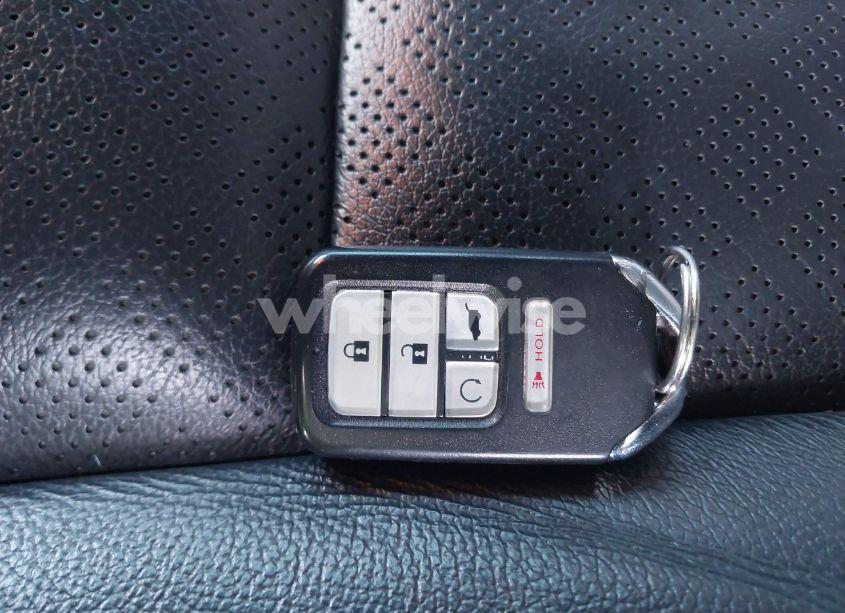 Photo 11 of 2019 Honda Passport EX-L (VIN 5FNYF8H5XKB008904)